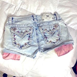Miss Me Shorts With Embroidery & Beautiful Detail! Pink Pockets & Crystals